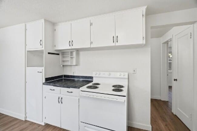 Building Photo - 1307 E Thurston Ave