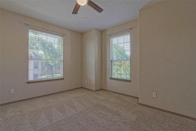 Building Photo - 2903 Whisper Oaks Ln