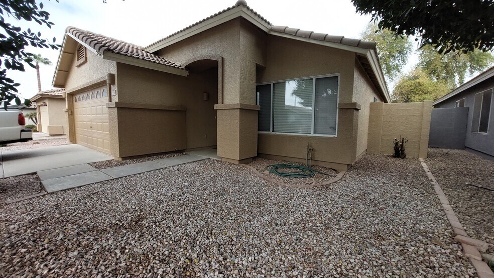 Building Photo - 3930 E Barbarita Ave