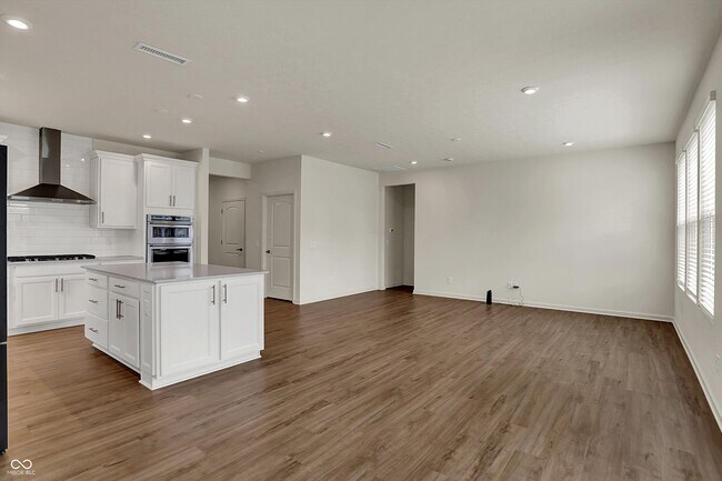 Building Photo - 5309 Spyglass Dr