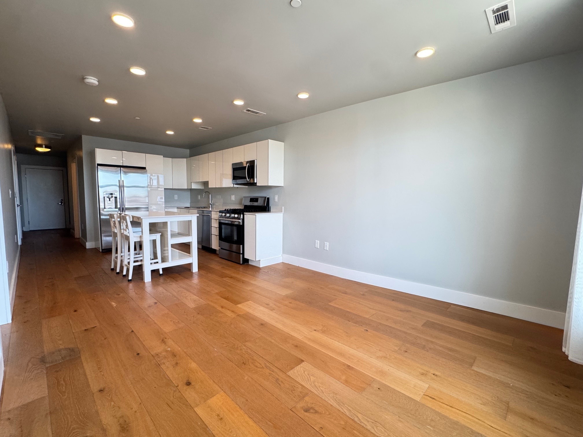 Building Photo - 250 Meridian St