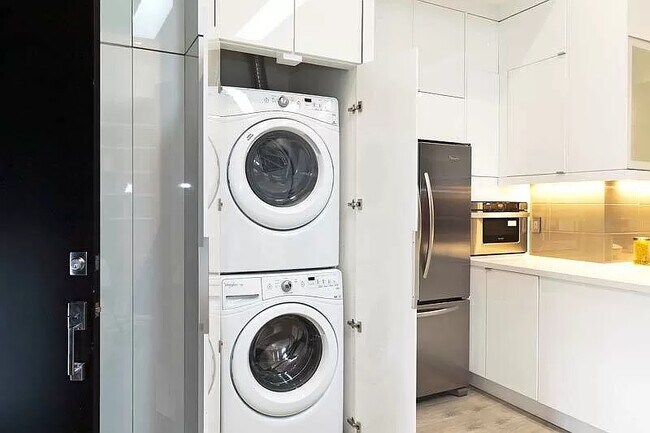 Building Photo - 2874 Harrison-A