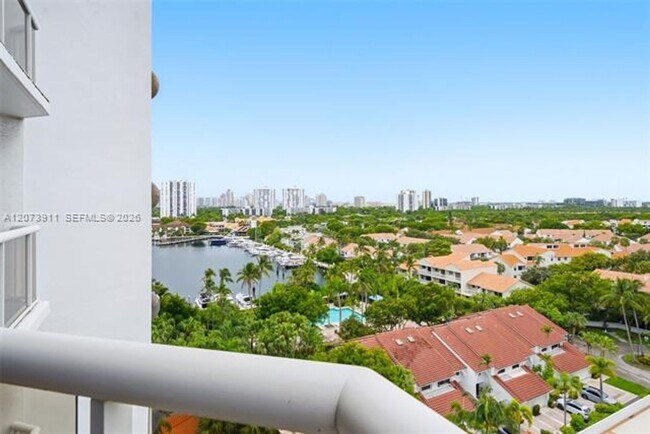 Building Photo - 3610 Yacht Club Dr