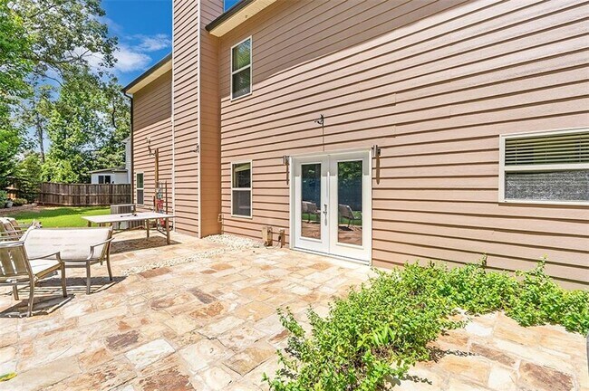 Building Photo - 2635 Azalea Bluff Dr