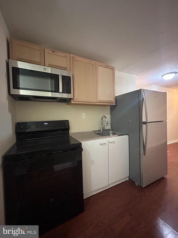 Building Photo - 2807 Falling Brook Terrace