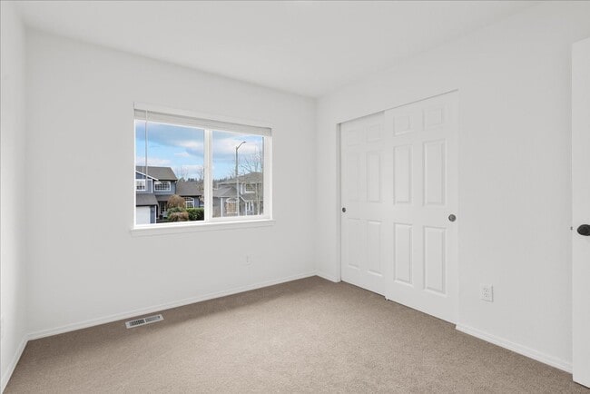 Building Photo - Beautiful & Freshly remodeled home in Fryelands Monroe