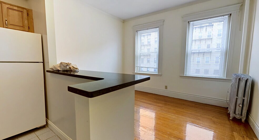 Primary Photo - 35 Queensberry St