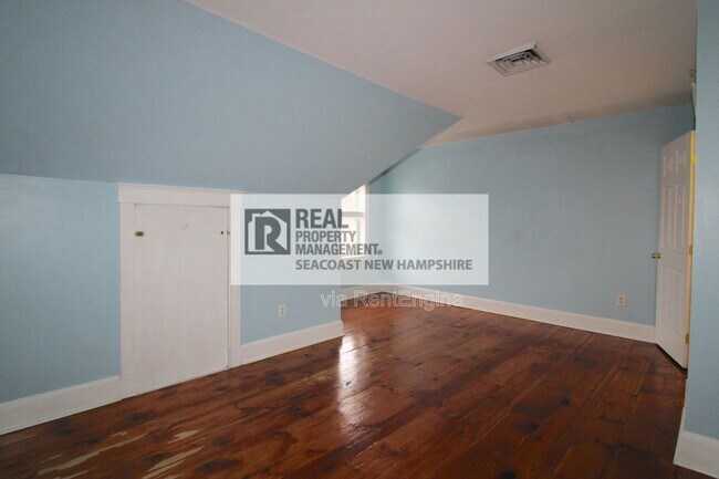 Building Photo - 586 Central Ave