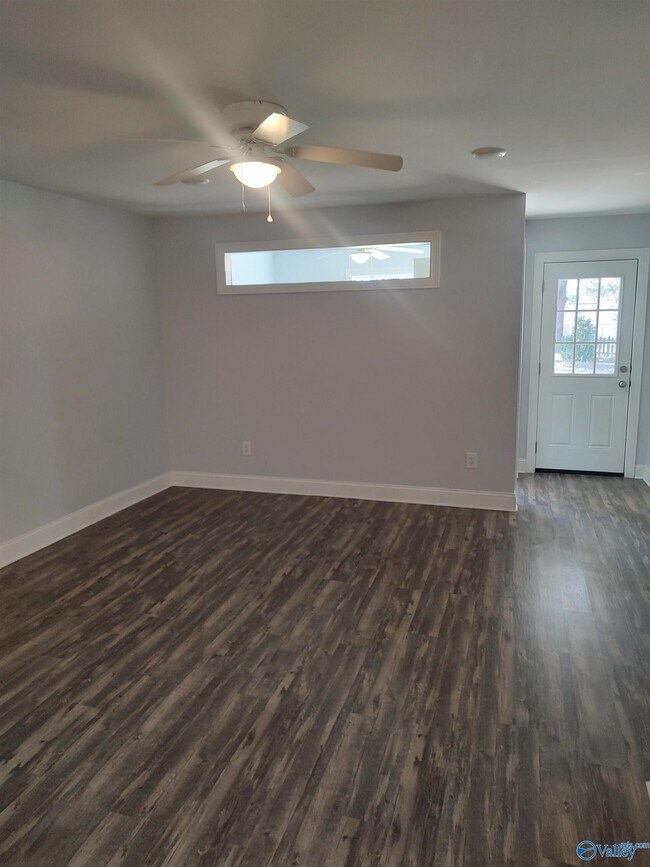 Building Photo - 100 Kaliegh Paige Cir