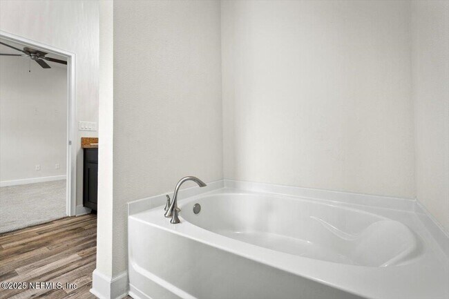 Building Photo - 7271 Gateway Ct