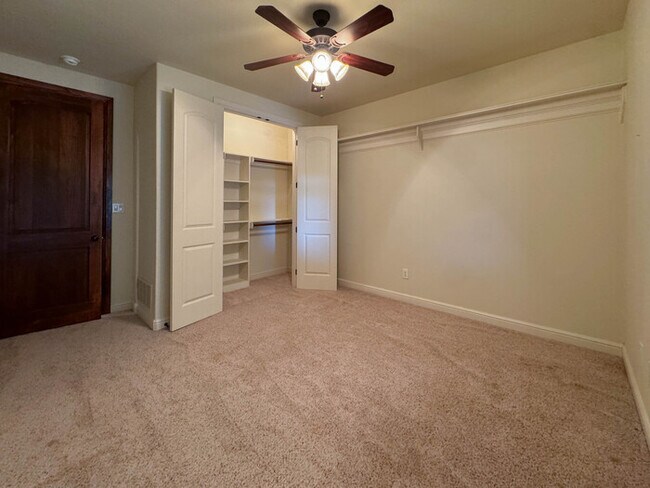 Building Photo - 1559 E Blackjack Rd E