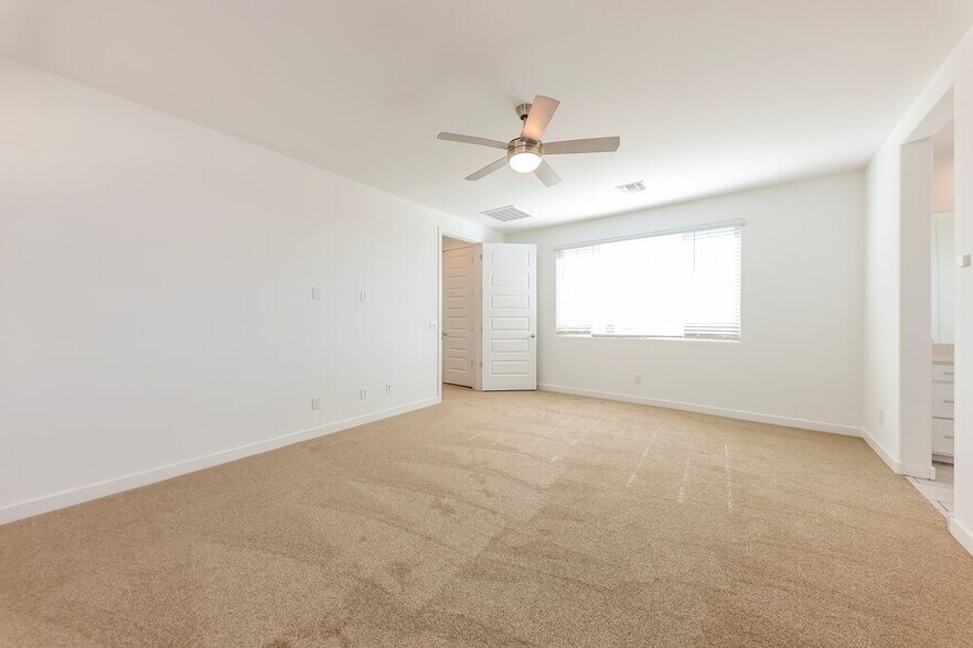 Building Photo - 16378 W Weeping Willow Rd