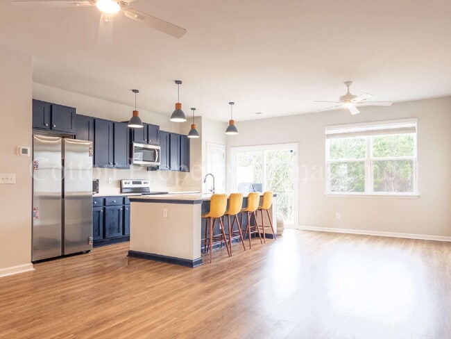 Building Photo - 7626 Knightbell Cir