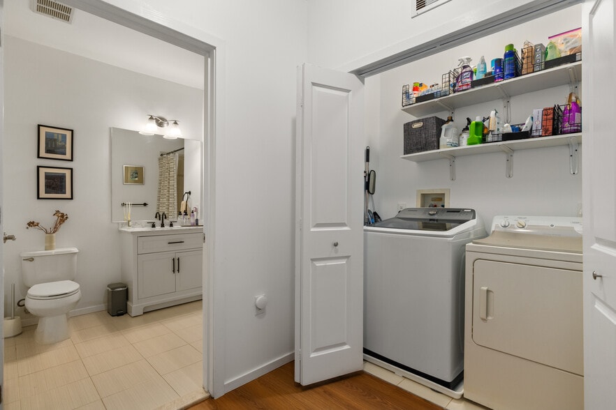 Building Photo - 443 2nd St