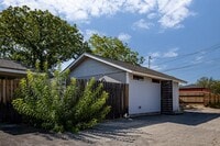 Building Photo - Miller Dr 212-214