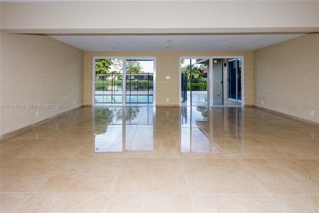 Building Photo - 16641 Royal Poinciana Dr