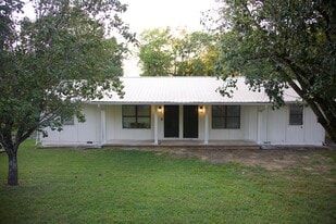 Building Photo - 3701 Stephens Rd NE