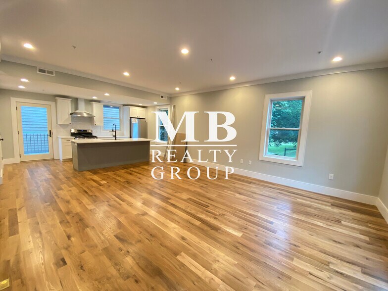 Building Photo - 199 Boylston St