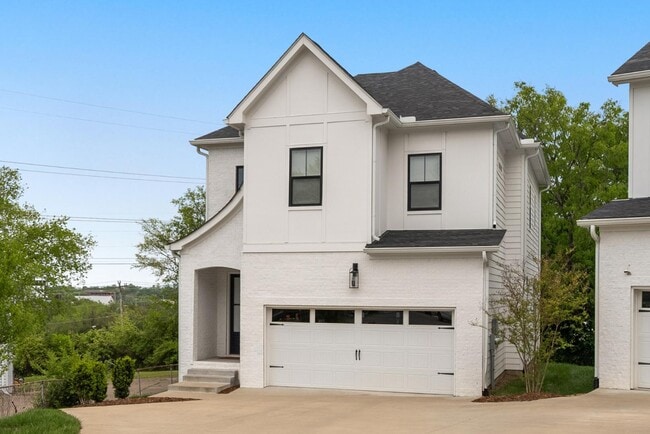 Building Photo - 500 Waycross Dr