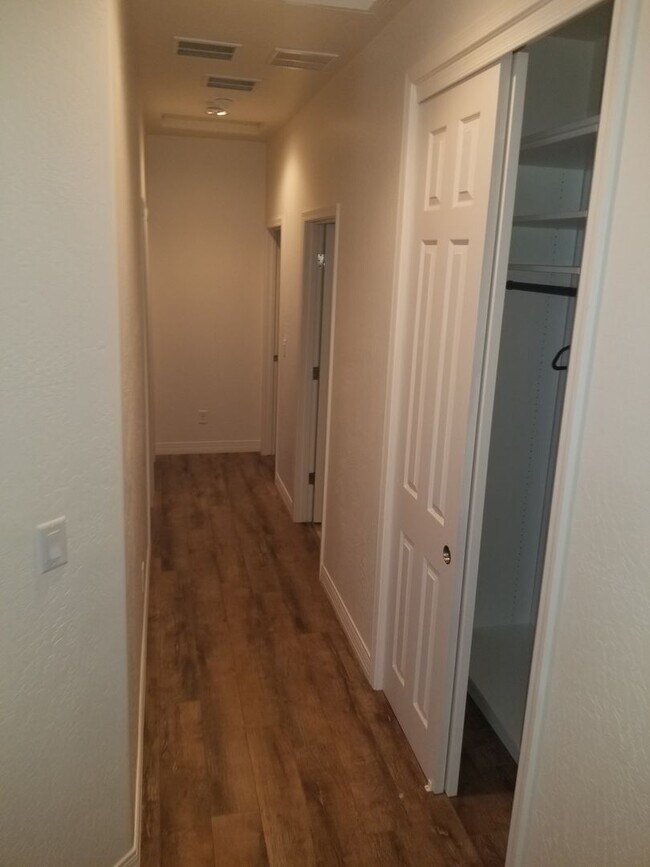 Building Photo - Rare, Single Level, Forest Springs Home! 3...