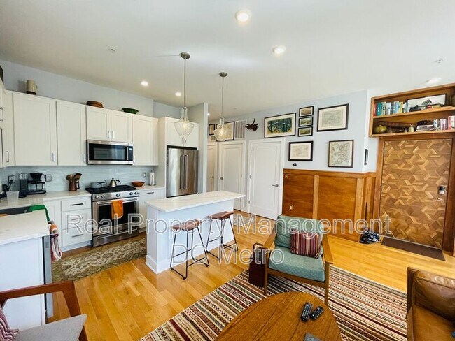 Building Photo - 1512 K St SE