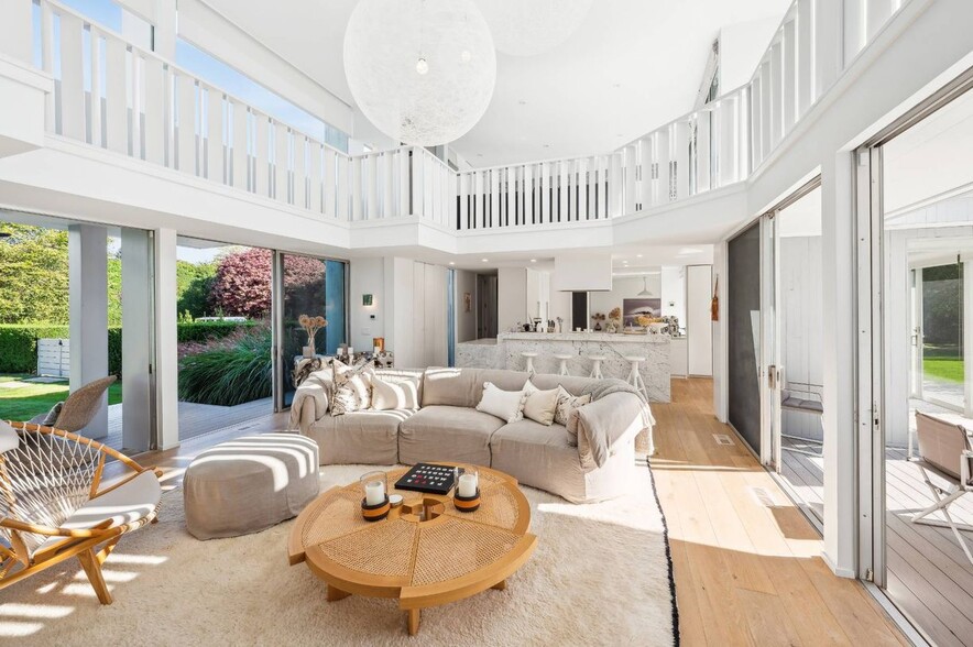 Building Photo - 8 Heller Ln