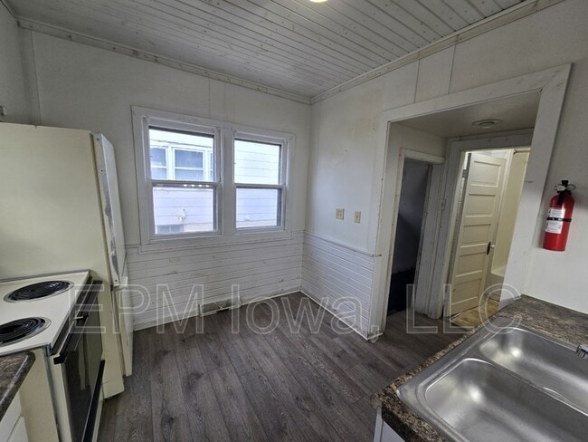 Building Photo - 1324 South St