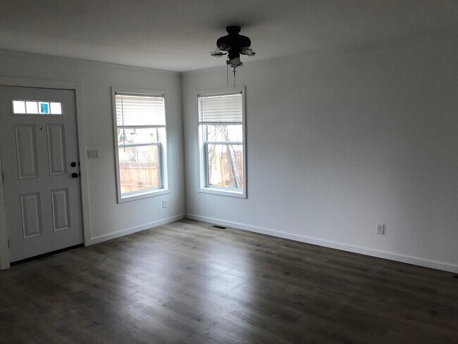 Building Photo - 69 Manchester St