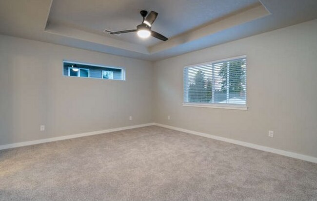 Building Photo - 4910 NE 65th Ct