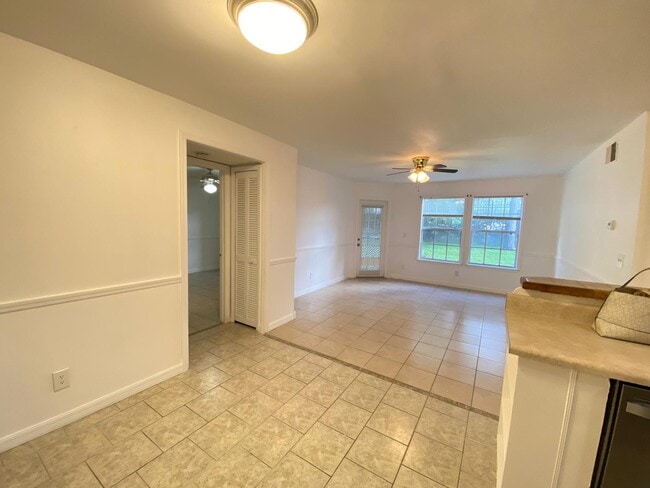 Building Photo - 6166 Westgate Dr