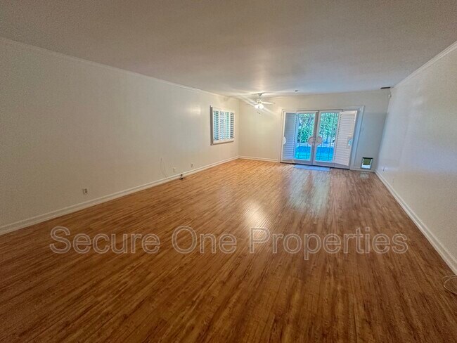 Building Photo - 23338 Los Encinos Way
