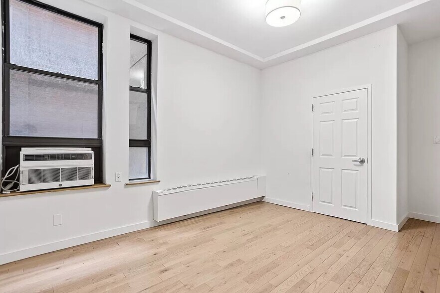 Building Photo - 102 Fulton St