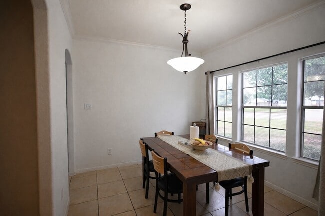 Building Photo - 250 7th St