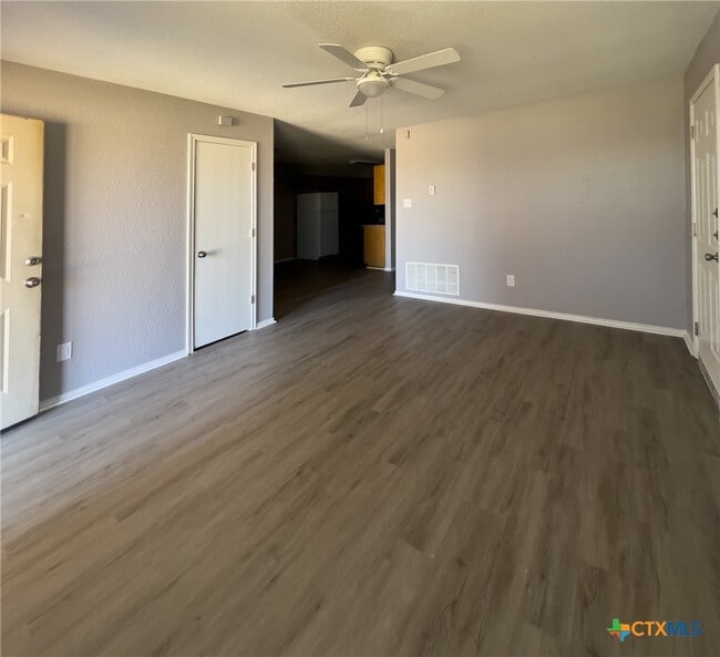 Building Photo - 2804 Alma Dr