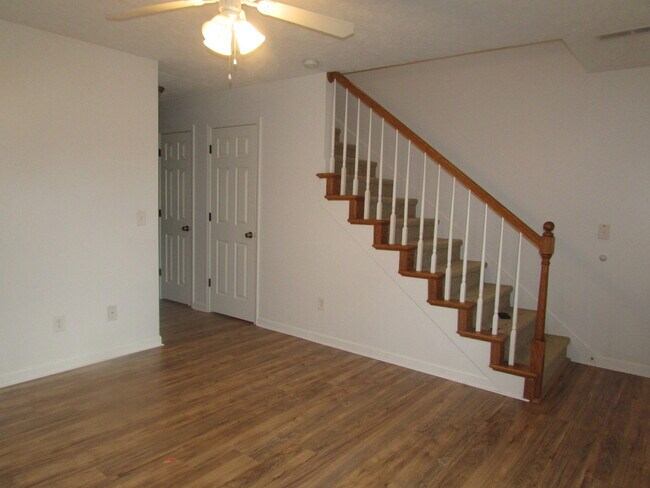 Building Photo - Murfreesboro Duplex - Prime Location Near ...