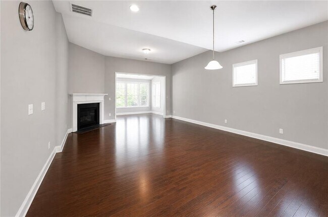 Building Photo - 1035 Birchdale Dr