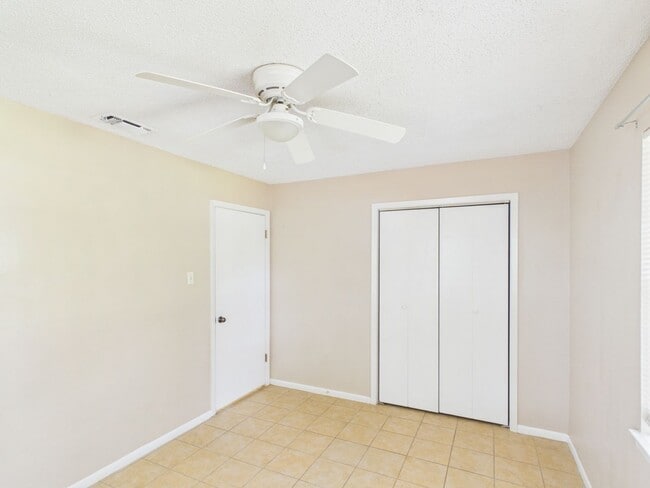 Building Photo - Room to Live, Room to Relax – Spacious 3-Bedroom Home
