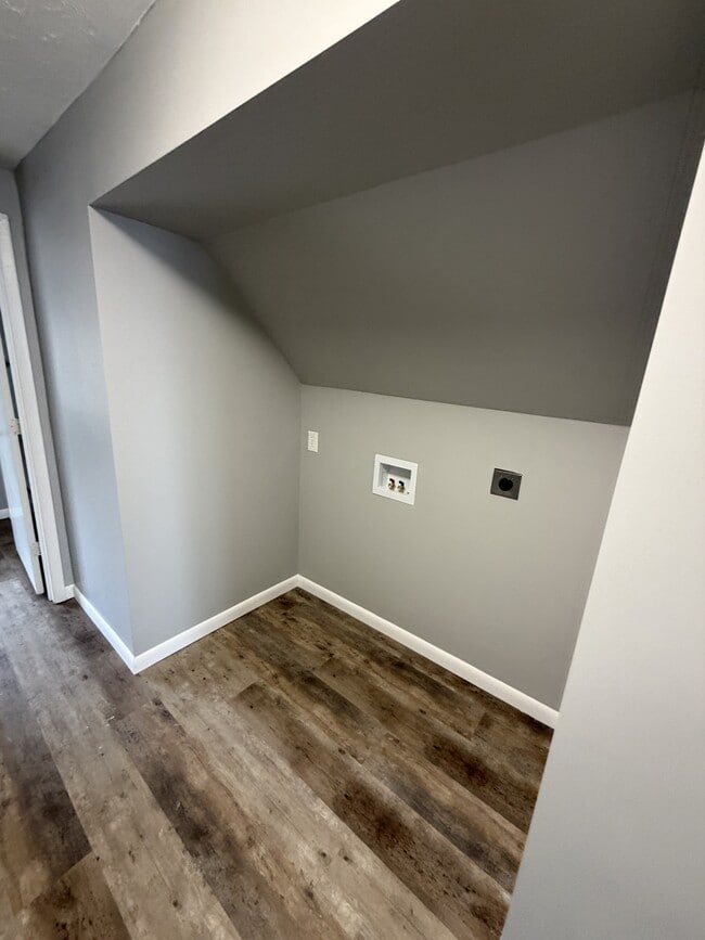 Building Photo - 253 Magnolia Ave