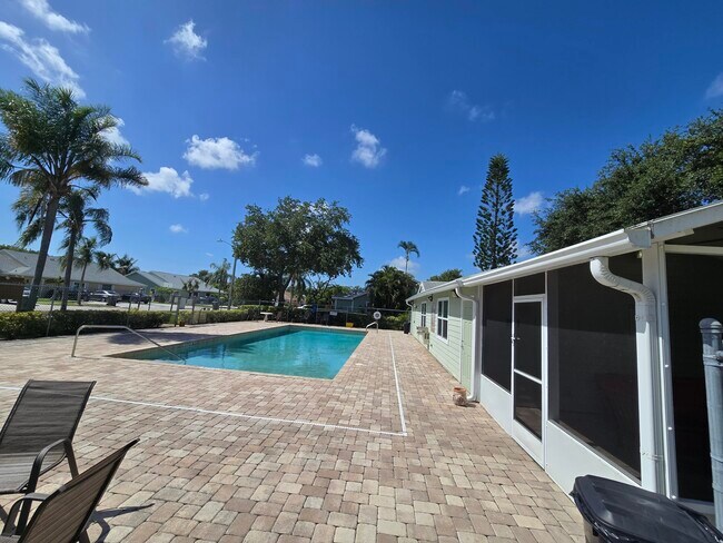 Building Photo - 1530 Royal Forest Ct