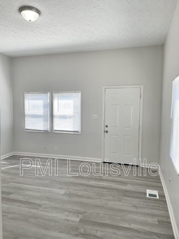 Building Photo - 616 N 28th St