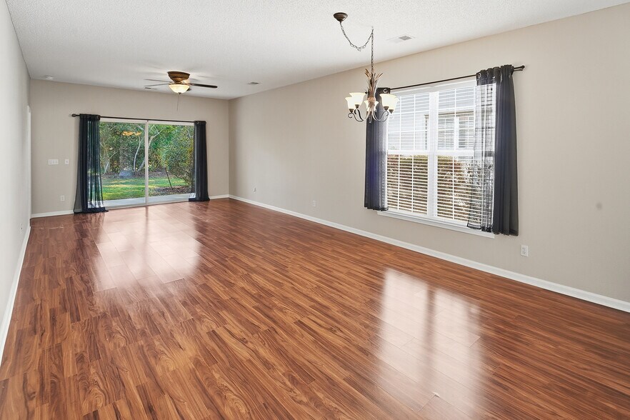Building Photo - 149 Landing Ln