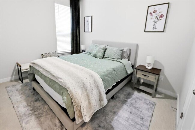 Building Photo - 2500 Forest Creek Dr