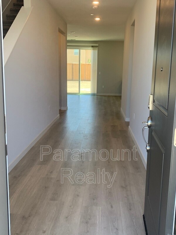 Building Photo - 886 Shearwater Rd