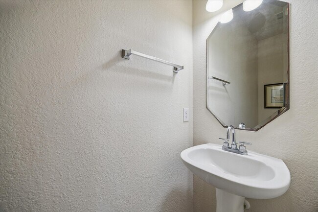 Building Photo - 21722 Manitou Falls Ln