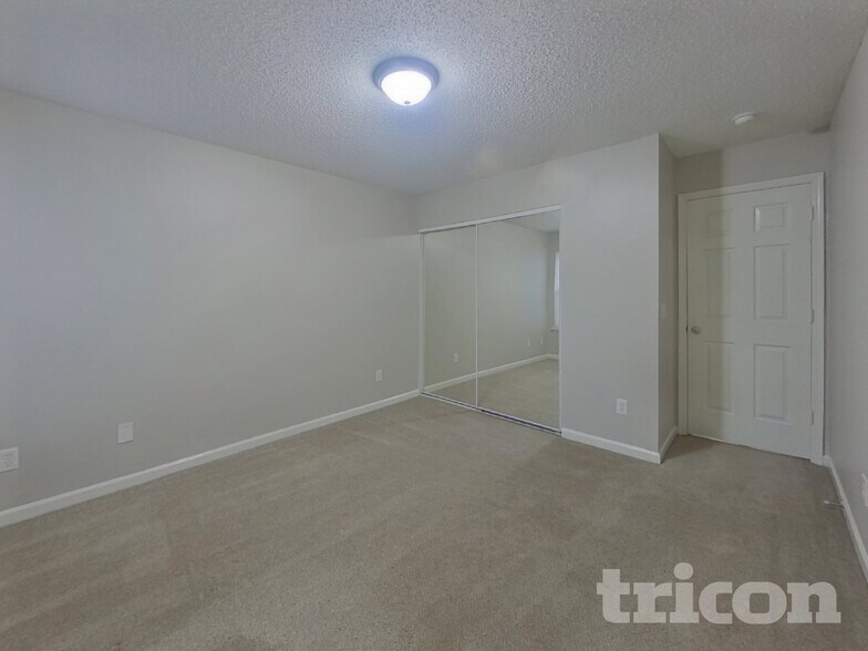 Building Photo - 6652 Rustic View Ct