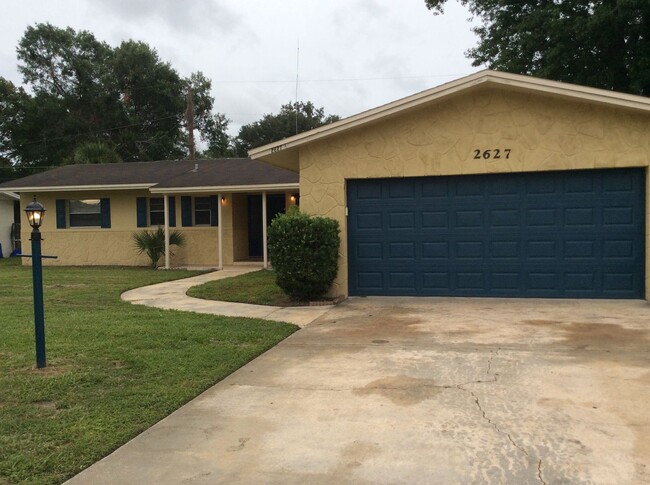 Large Home fenced in back yard - Large Home  fenced in back yard