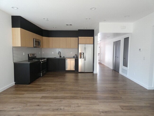 Building Photo - 6034 Craner Ave