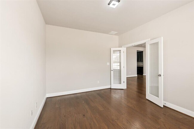 Building Photo - 2260 Hat Bender Lp