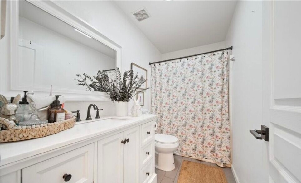 Building Photo - 1900 Rancho Frontera Ave