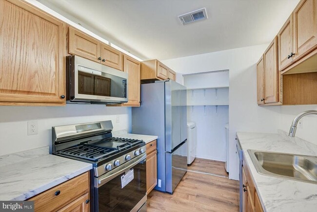 Building Photo - 60 O'Neill Ct